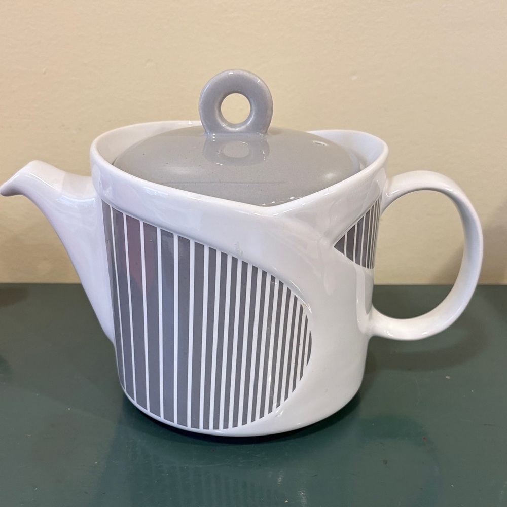 Vintage (1980s) Sadler England Gray & White Ceramic Teapot